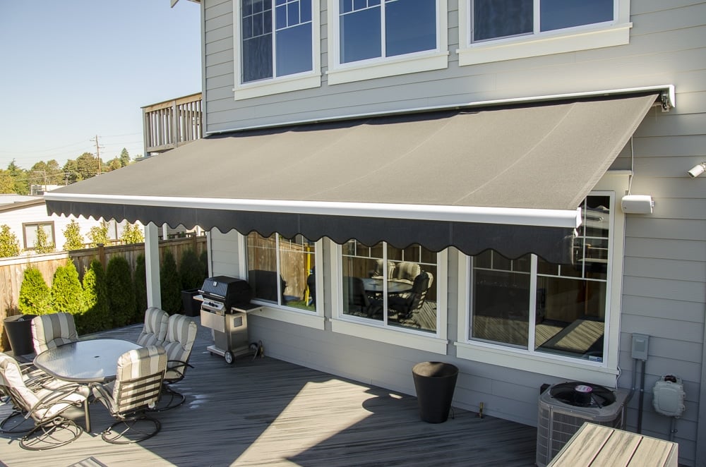 Retractable Awning Rainier Deck 1